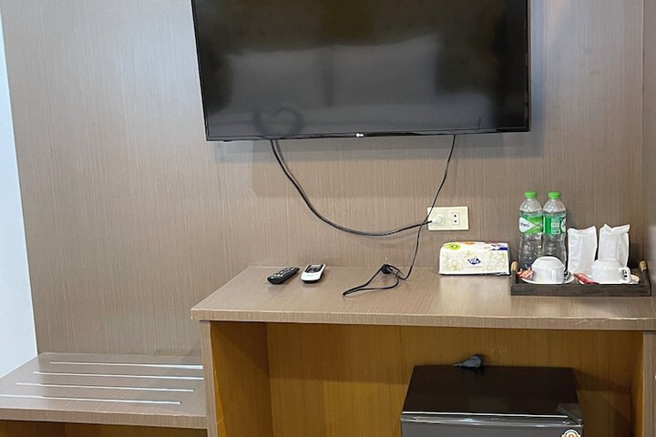 Room 27 of 73