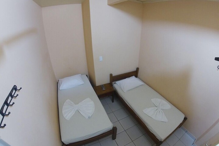 Room 8 of 31