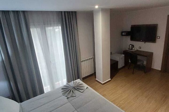 Room 5 of 26