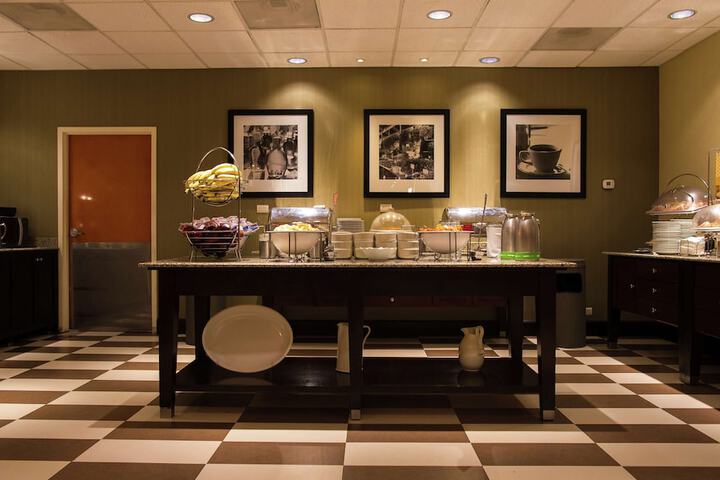 Breakfast area