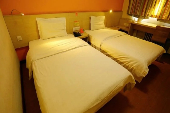 Room 5 of 34
