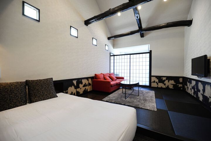 Room 15 of 118