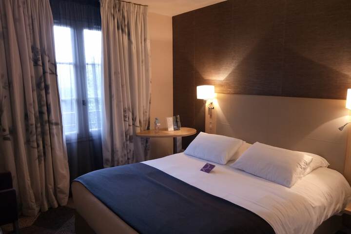 Room 3 of 94