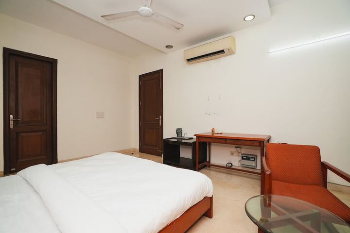 Room 9 of 39