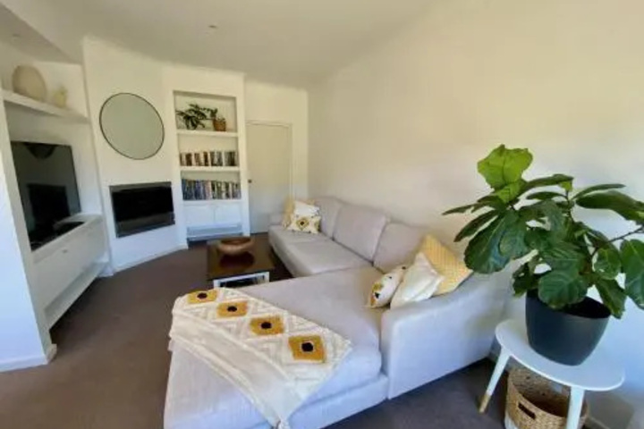 Room 2 of 19