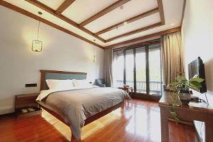 Room 9 of 9