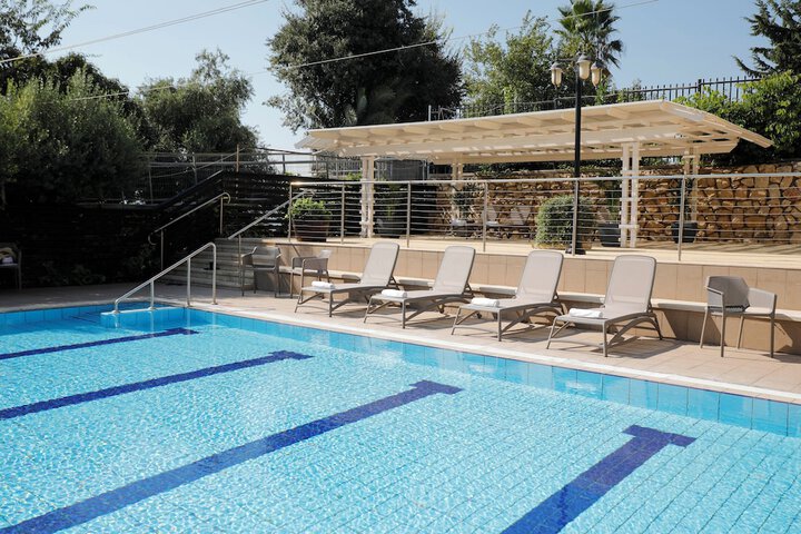 Pool 32 of 74