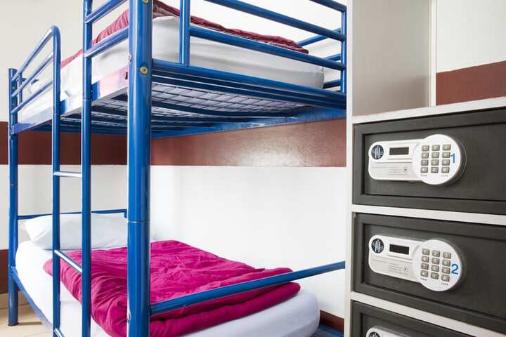Room 6 of 38