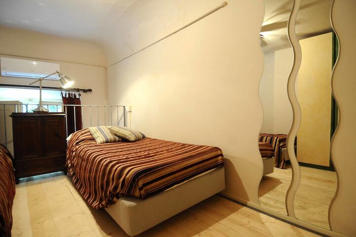 Room 21 of 333