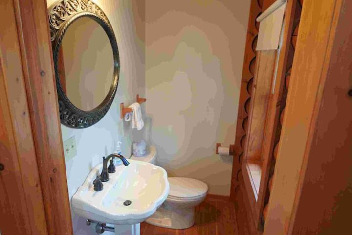 Room 169 of 241