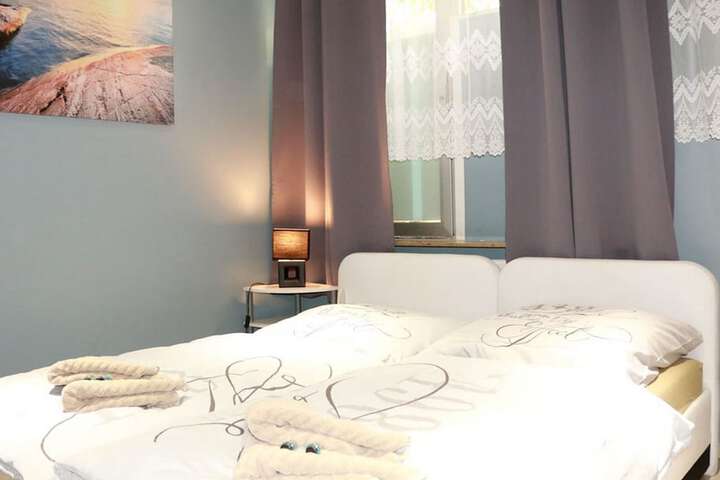Room 6 of 36