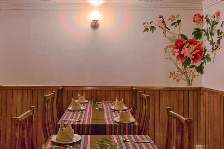 Dining 28 of 40