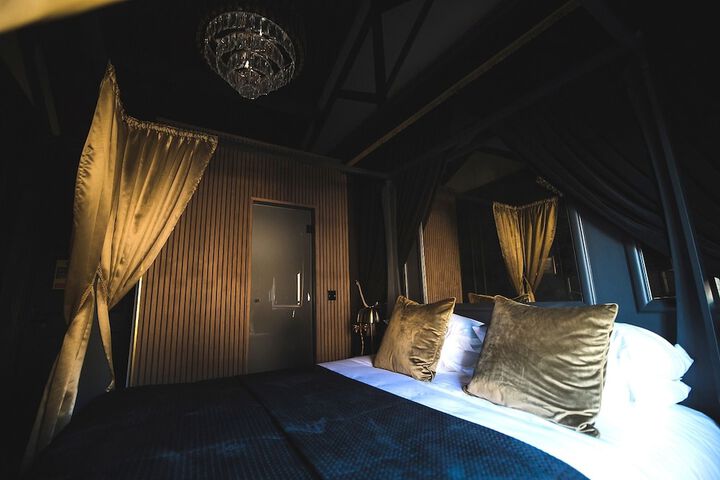 Room 44 of 84