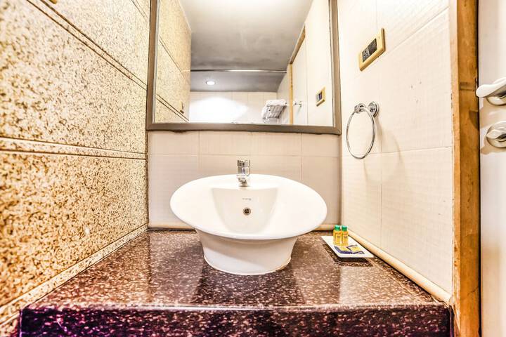 Room 15 of 21