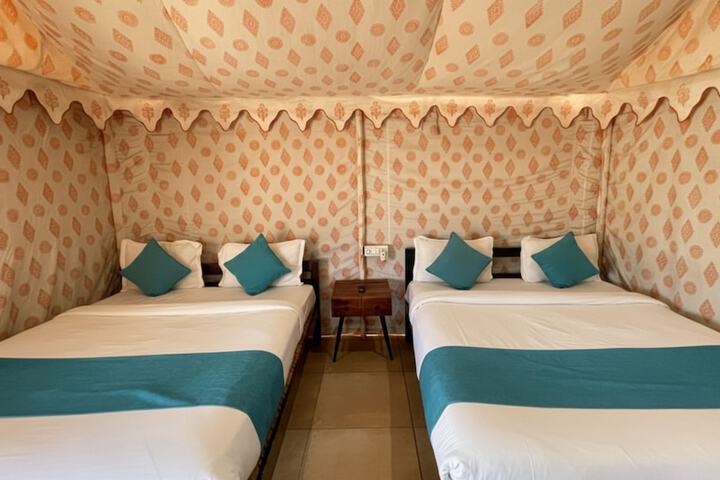 Room 11 of 28