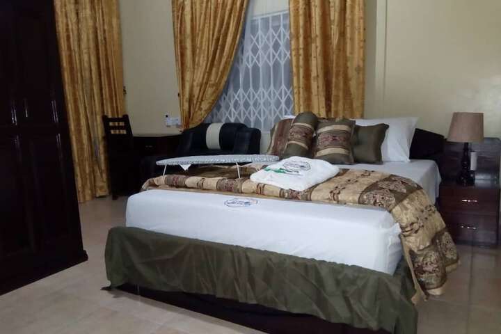 Room 7 of 10
