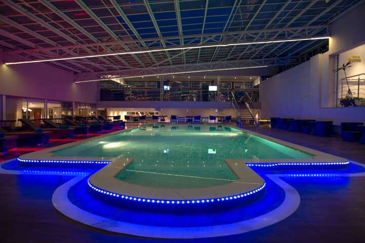 Hotel with Pool