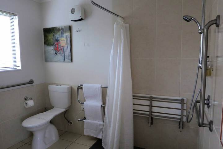 Room 37 of 48