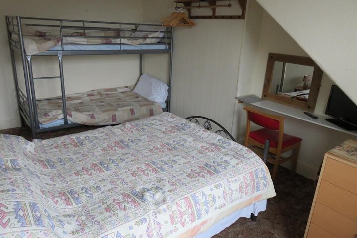 Room 30 of 49