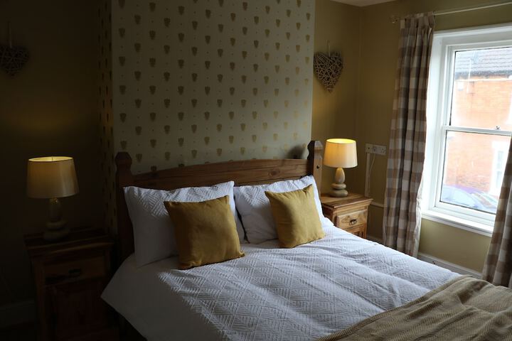 Room 2 of 17