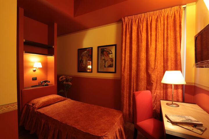 Room 5 of 29