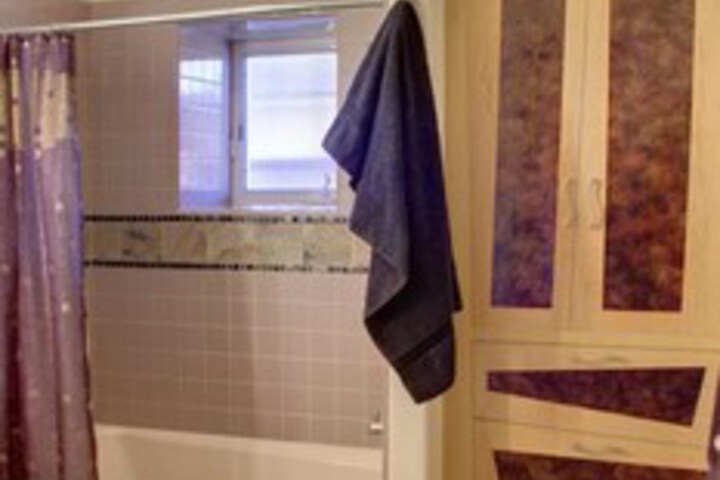 Room 6 of 32