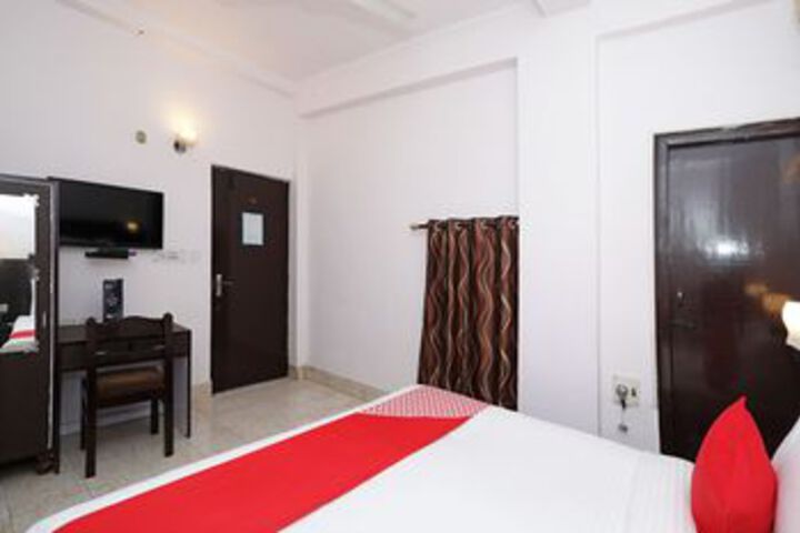 Room 8 of 26