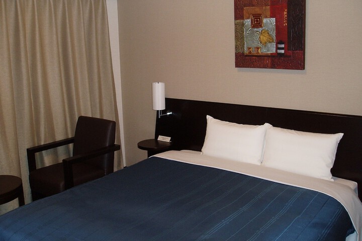 Room 5 of 27