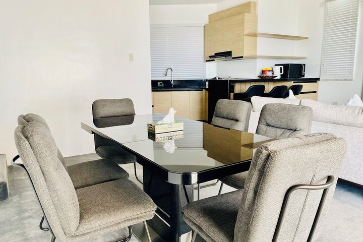 Room 190 of 403
