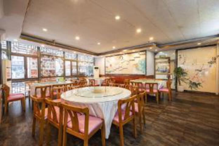 Mingyue Hotel (Hongguang Town)