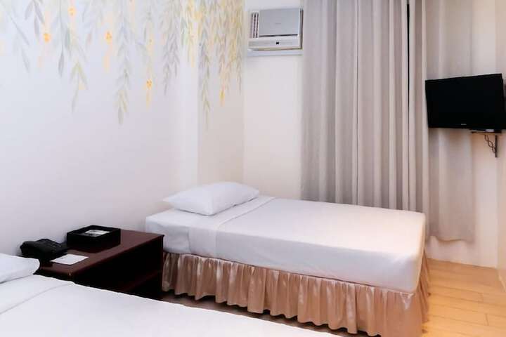 Room 35 of 62
