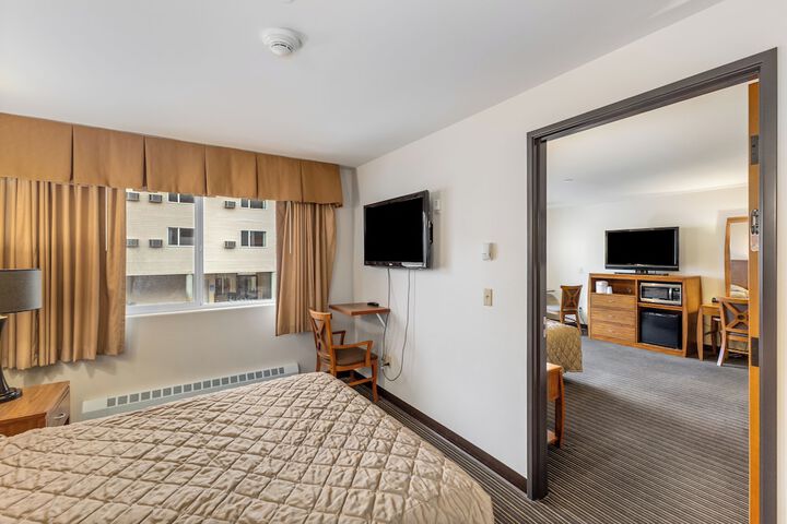 Room 46 of 127