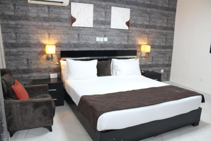 Room 5 of 34