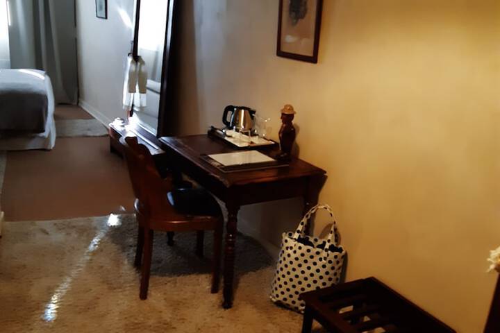 Room 14 of 32