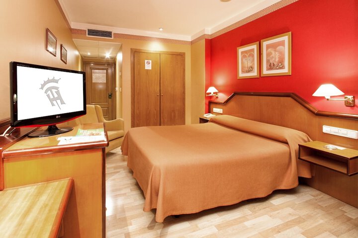Room 4 of 17