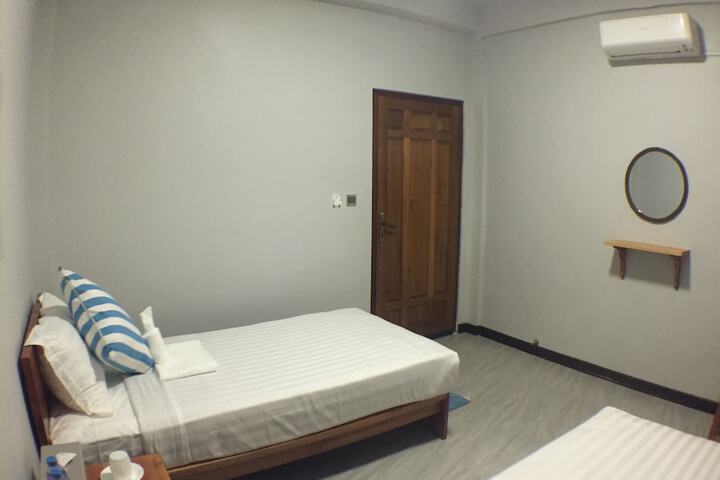 Room 8 of 47