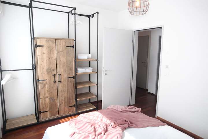 Room 6 of 38