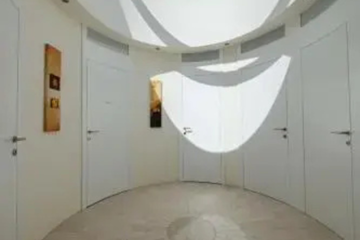 Room 9 of 13