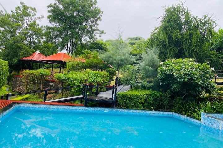 Pool 16 of 26