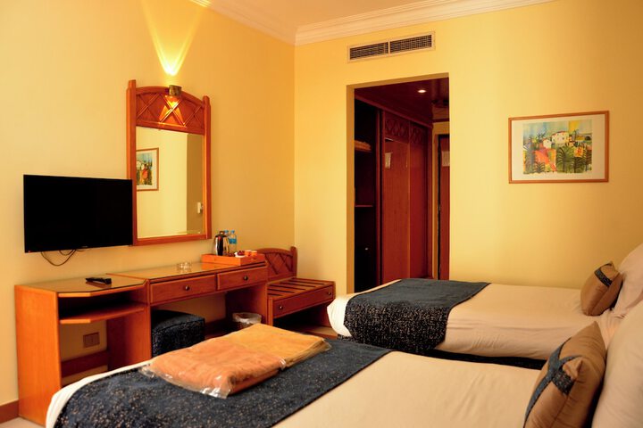 Room 34 of 103