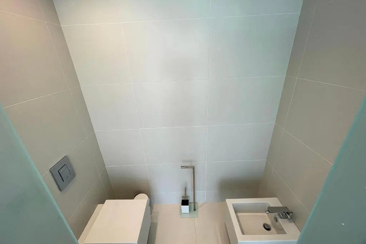 Room 4 of 10