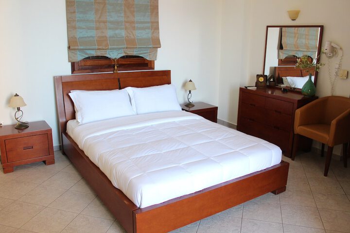 Room 16 of 99