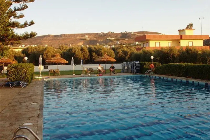Kamari Hotel