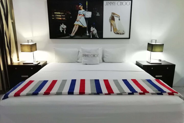 Room 3 of 60