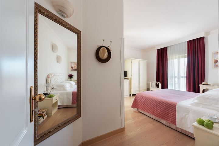 Room 13 of 62