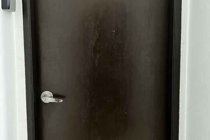Room 6 of 15