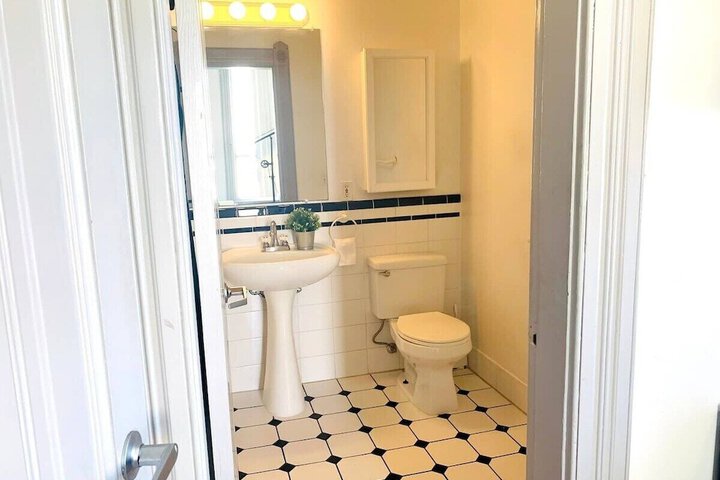 Room 167 of 181