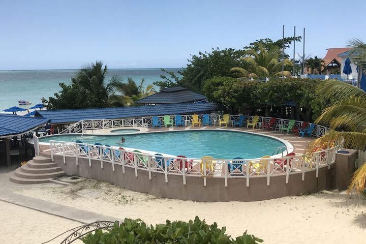 Pool 40 of 73
