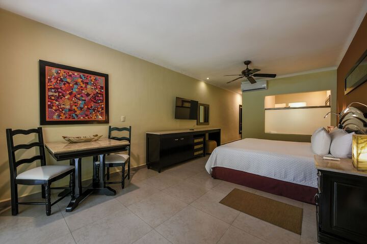 Room 3 of 51