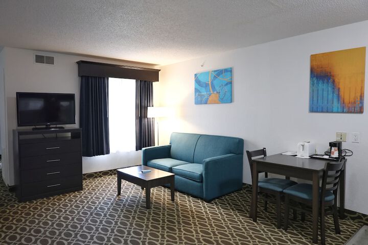 1 Queen Bed Efficiency Suite (19 of 54)